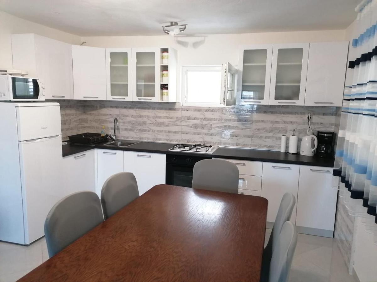 Apartment Slavica Трогір Екстер'єр фото