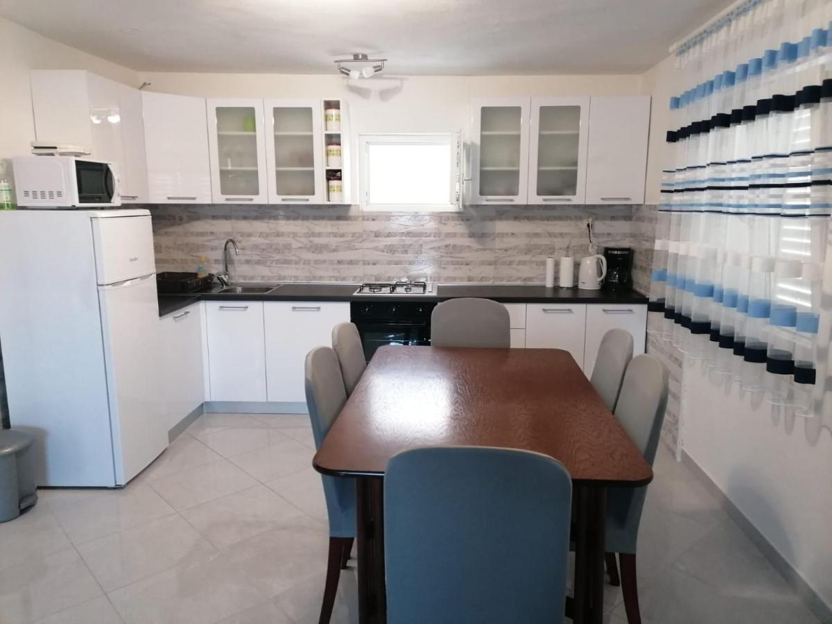 Apartment Slavica Трогір Екстер'єр фото