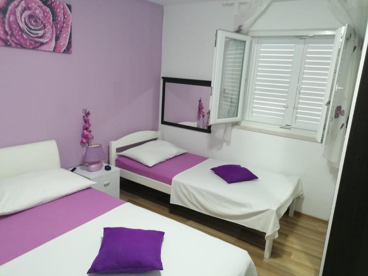 Apartment Slavica Трогір Екстер'єр фото