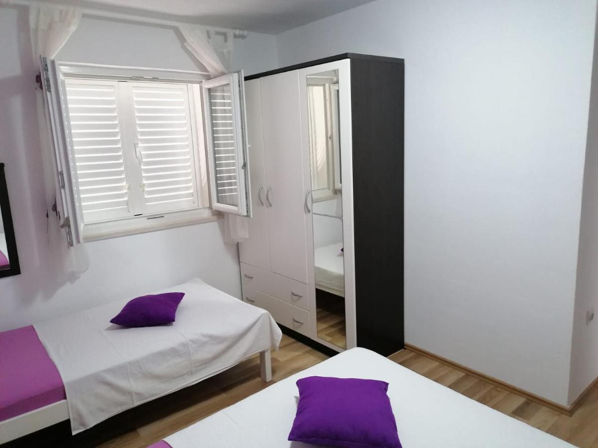 Apartment Slavica Трогір Екстер'єр фото