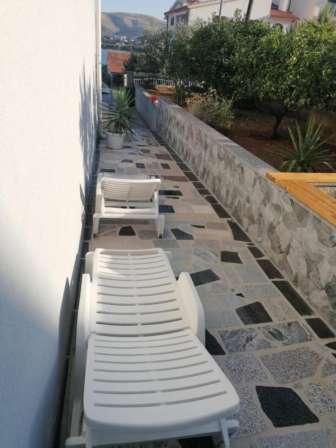Apartment Slavica Трогір Екстер'єр фото