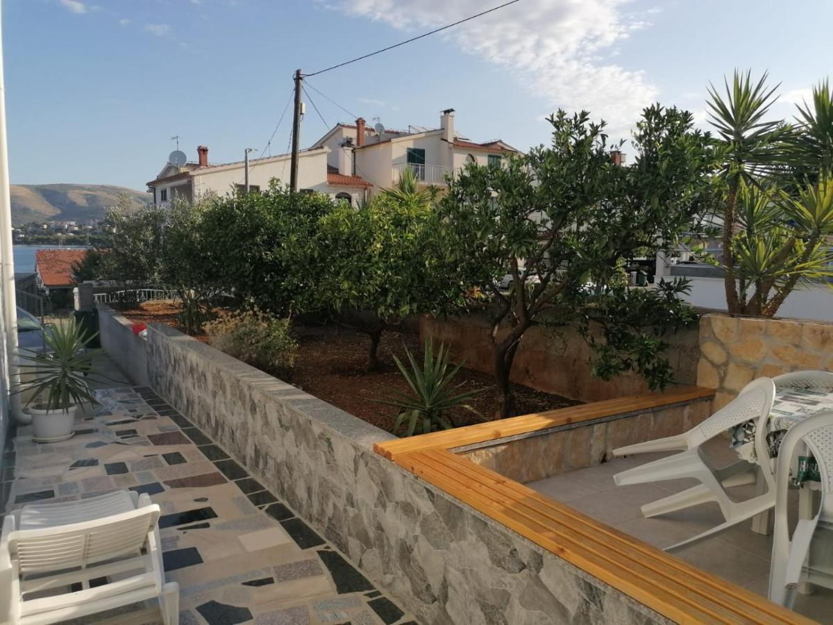Apartment Slavica Трогір Екстер'єр фото