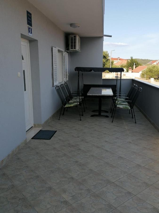 Apartment Slavica Трогір Екстер'єр фото