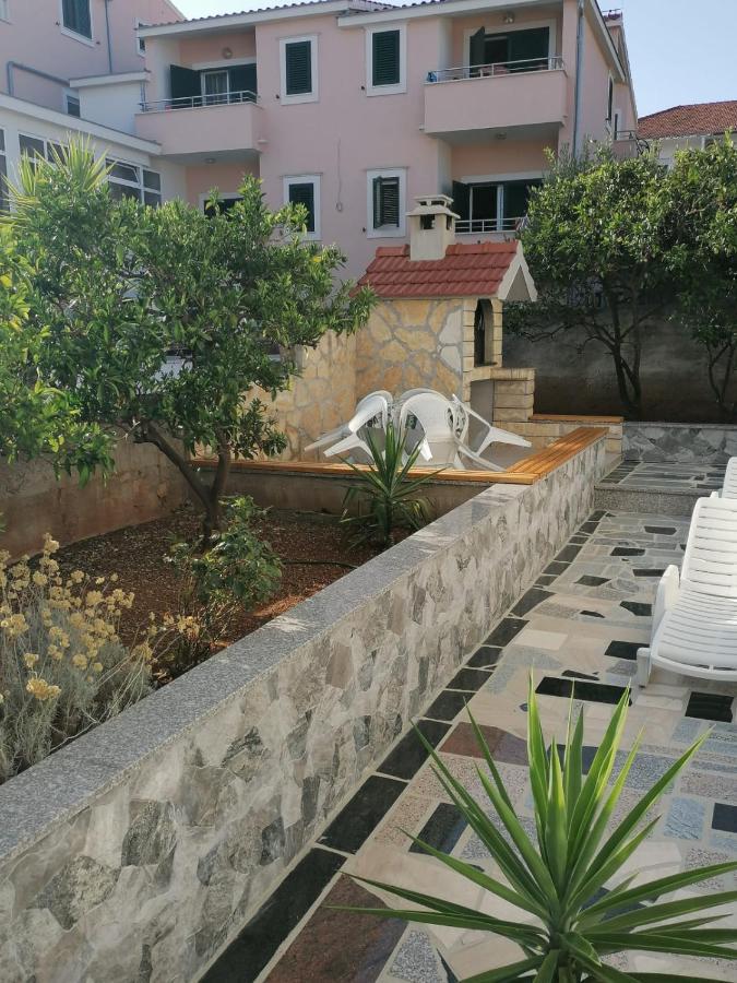 Apartment Slavica Трогір Екстер'єр фото