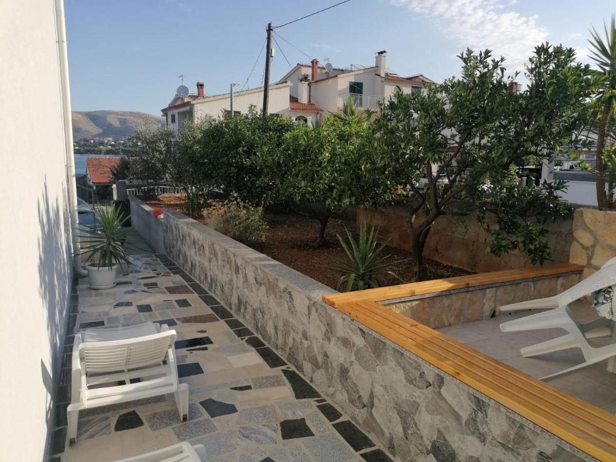 Apartment Slavica Трогір Екстер'єр фото