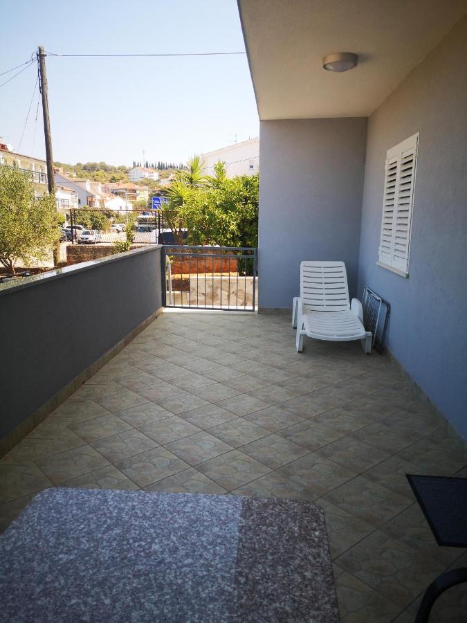 Apartment Slavica Трогір Екстер'єр фото